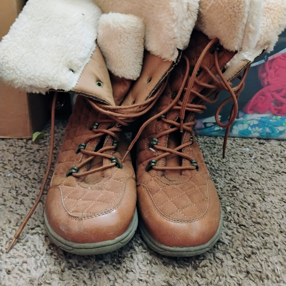 St. John's Bay Tan Quilted Winter Boots